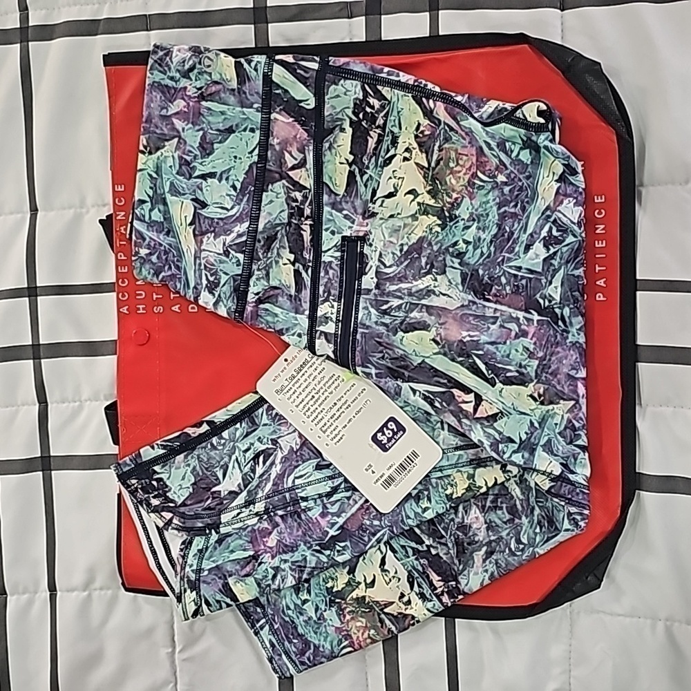 * NWT Lululemon Run: Top Speed Crop Iridescent Multi Size 4 Luxtreme